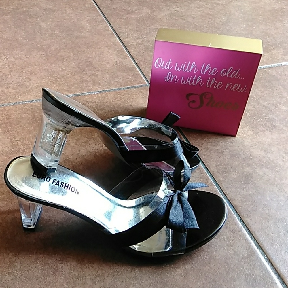Heels - Picture 2 of 4